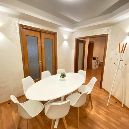 Apartment Golden Essence - Terrace&metro Rom