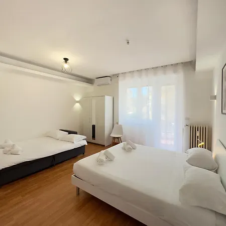 Apartman Golden Essence - Terrace & Metro Róma